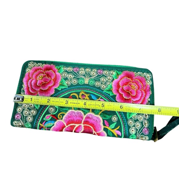 Green Pink Floral Embroidered Zip Around Wallet Wristlet Boho Wicked Vibes‎ - Picture 3 of 6